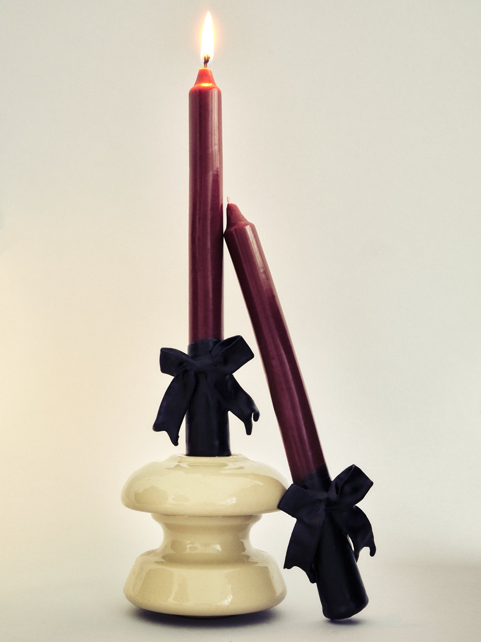 Via Wax Wax Bow candle. Styled by Laura Viruly, Via Wax. Photograph by Johno Mellish ©JonoMellish ©ViaWax